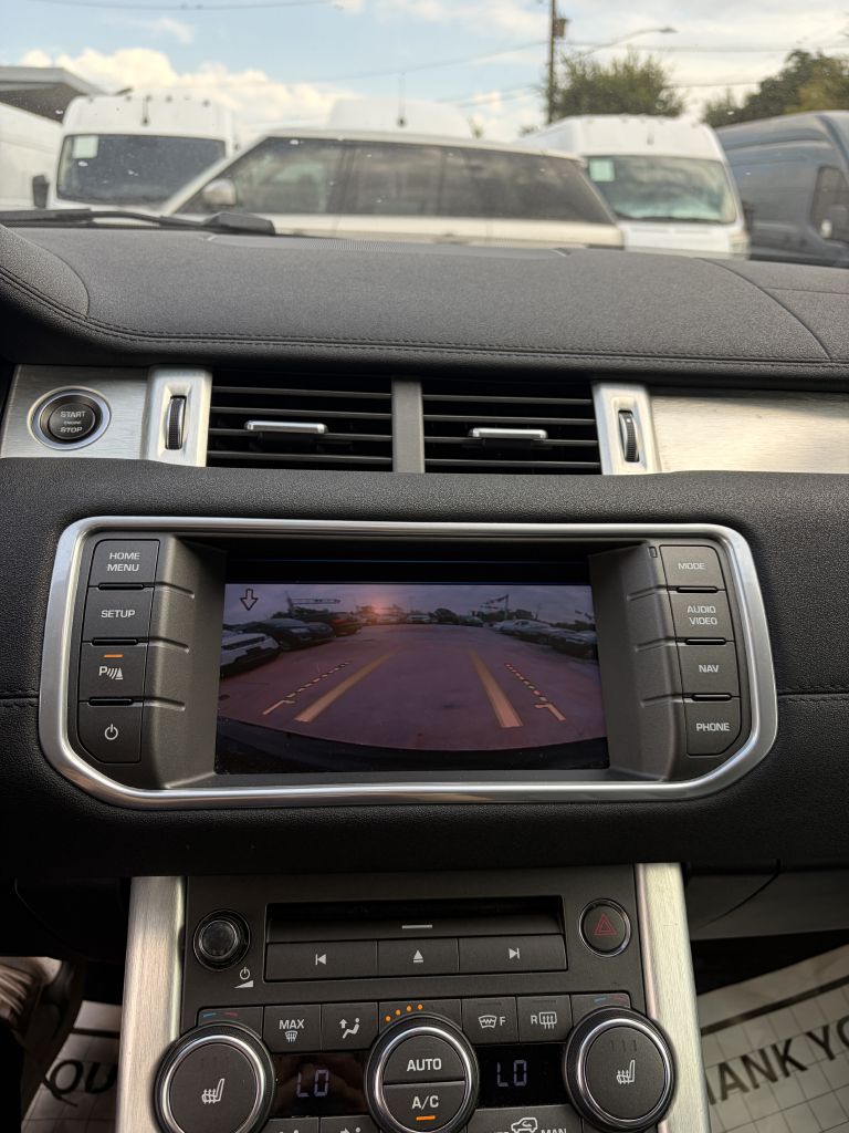 Photo 60 of this LAND ROVER RANGE ROVER EVO