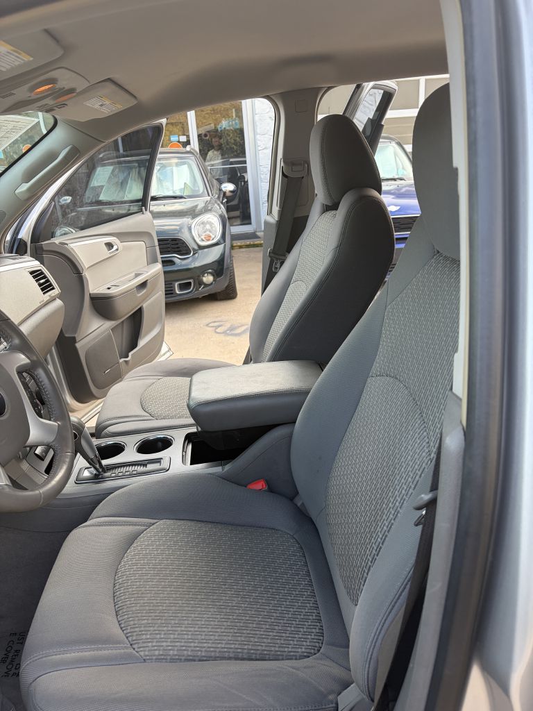 Photo 7 of this CHEVROLET TRAVERSE