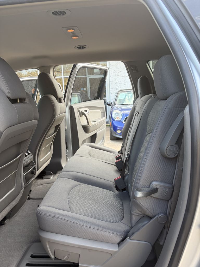 Photo 9 of this CHEVROLET TRAVERSE