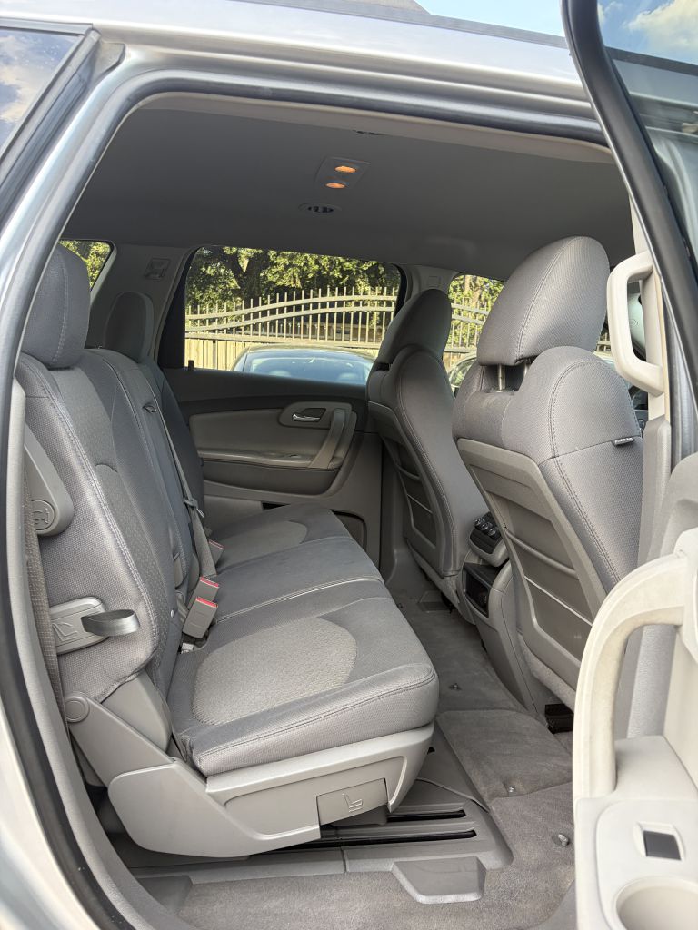 Photo 11 of this CHEVROLET TRAVERSE