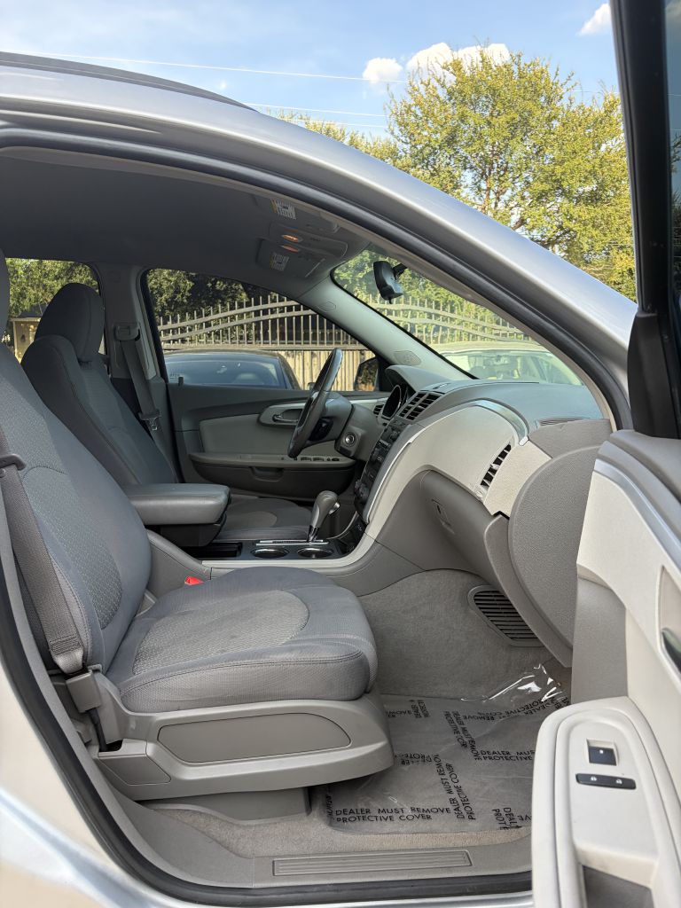 Photo 15 of this CHEVROLET TRAVERSE