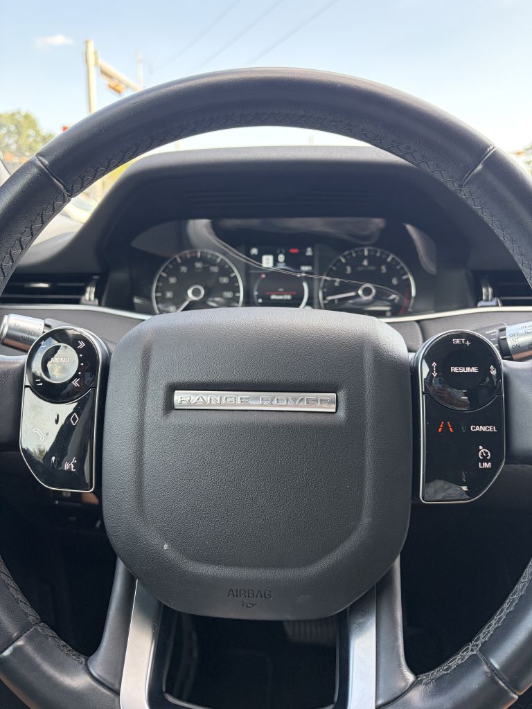 Photo 8 of this LAND ROVER RANGE ROVER EVO