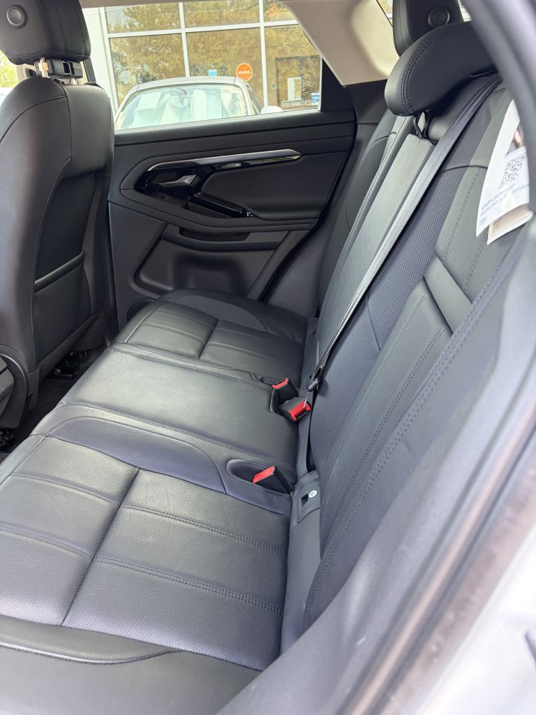 Photo 11 of this LAND ROVER RANGE ROVER EVO