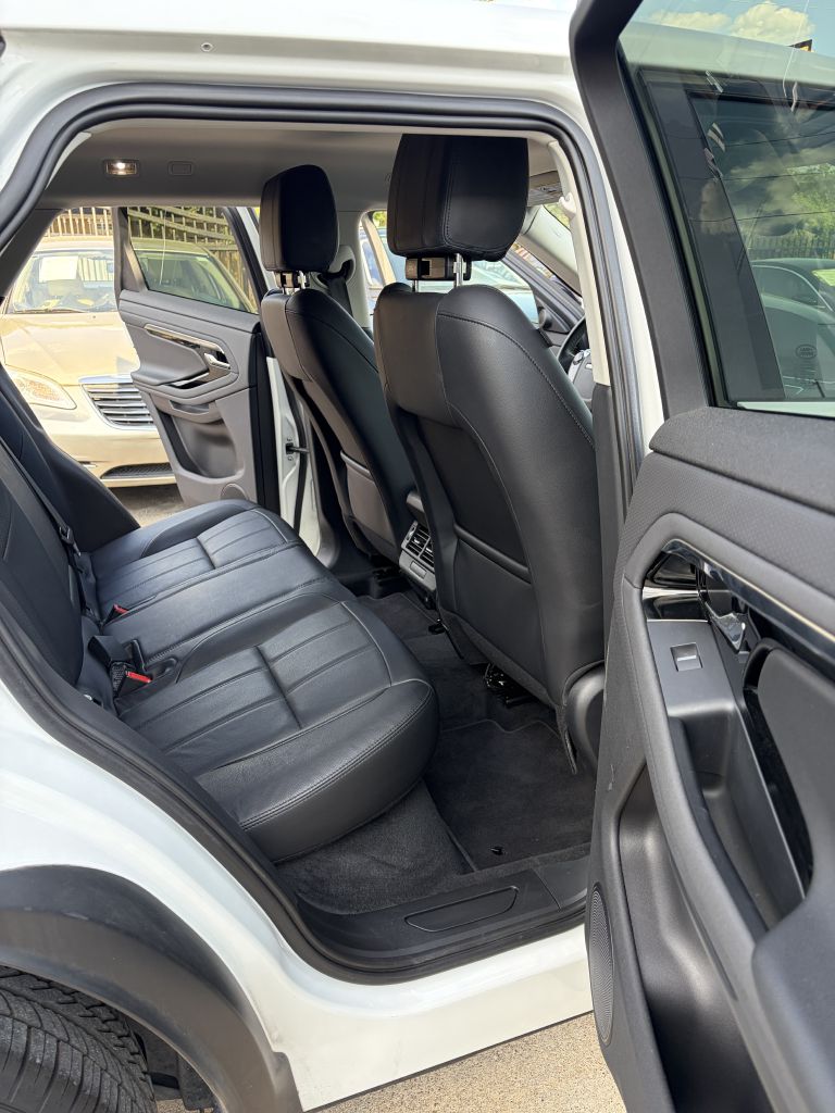 Photo 14 of this LAND ROVER RANGE ROVER EVO