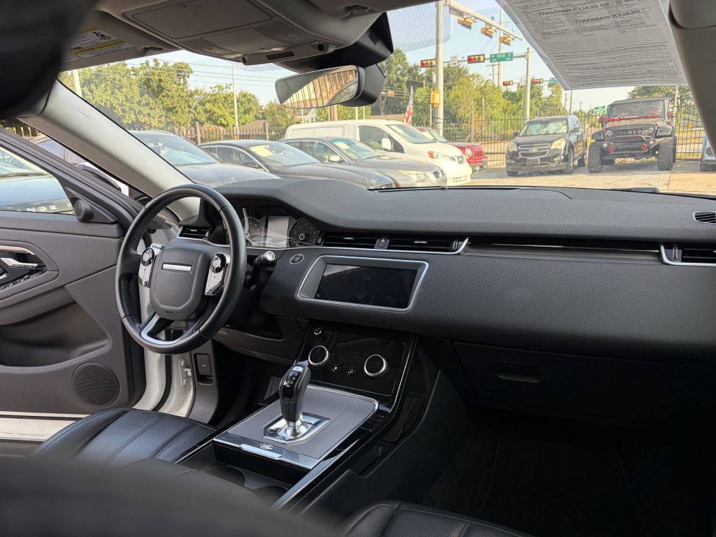 Photo 15 of this LAND ROVER RANGE ROVER EVO