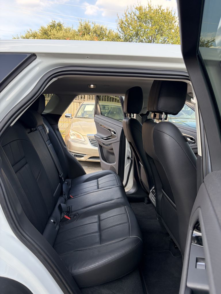 Photo 17 of this LAND ROVER RANGE ROVER EVO