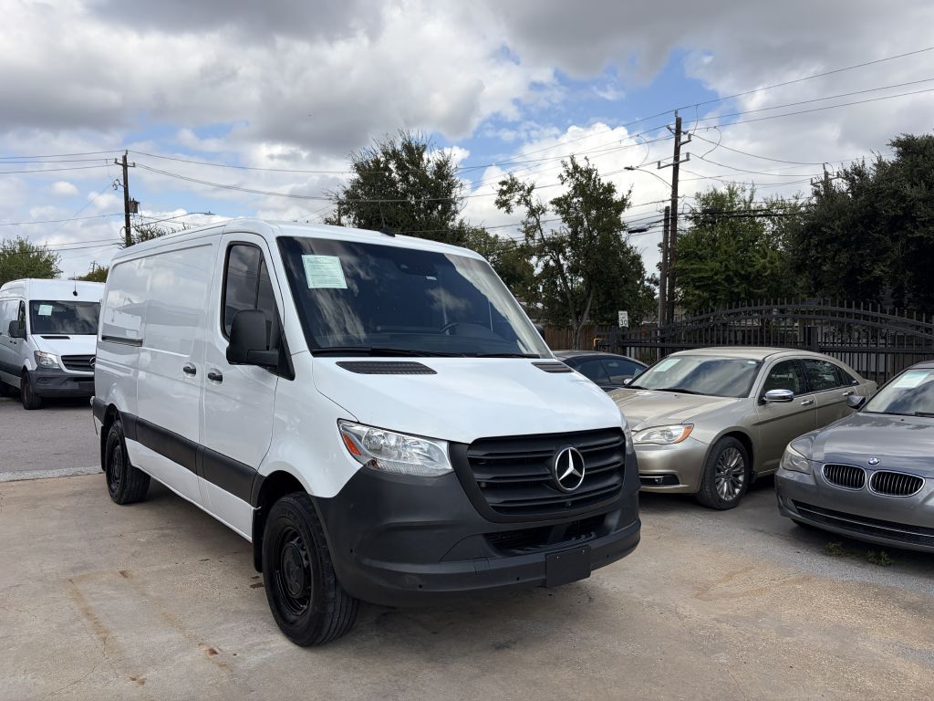 Photo 4 of this MERCEDES-BENZ SPRINTER