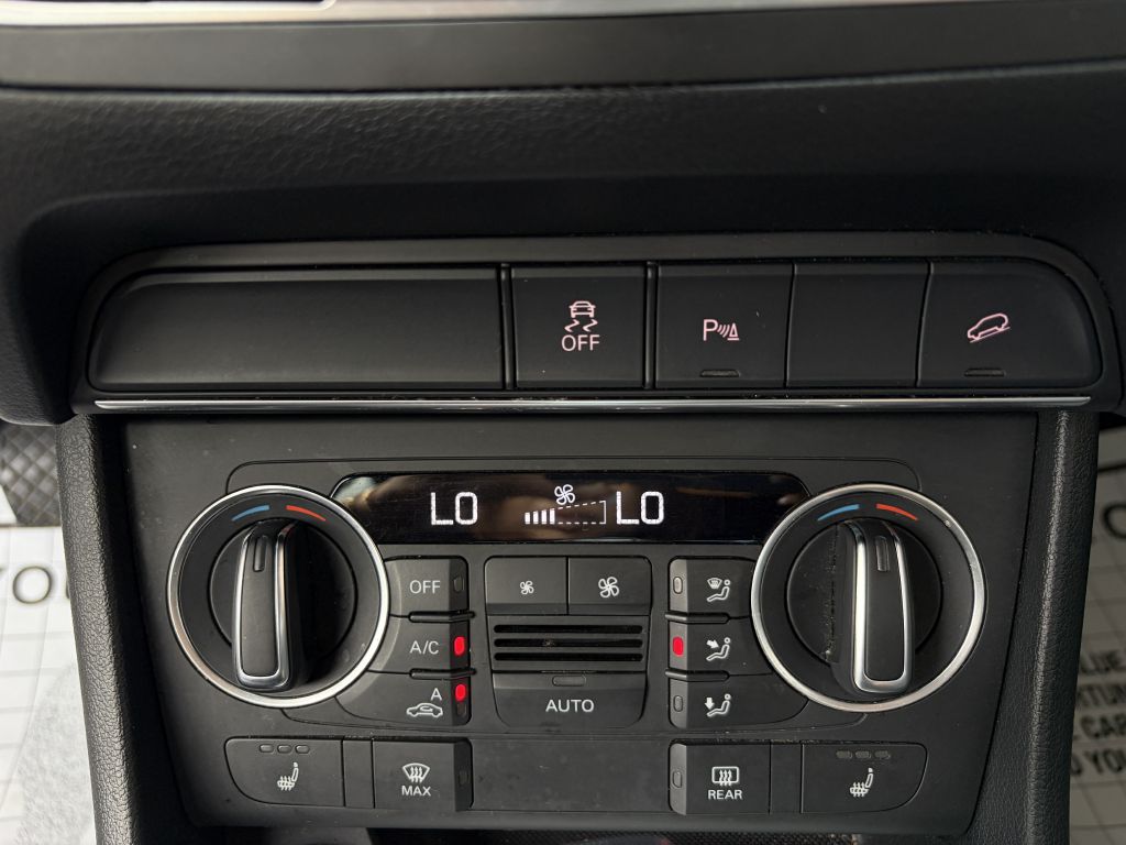 Photo 10 of this AUDI Q3