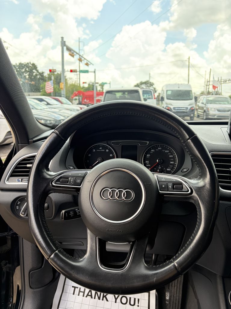 Photo 12 of this AUDI Q3