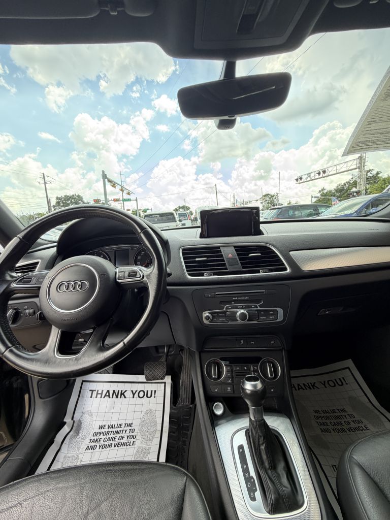 Photo 15 of this AUDI Q3
