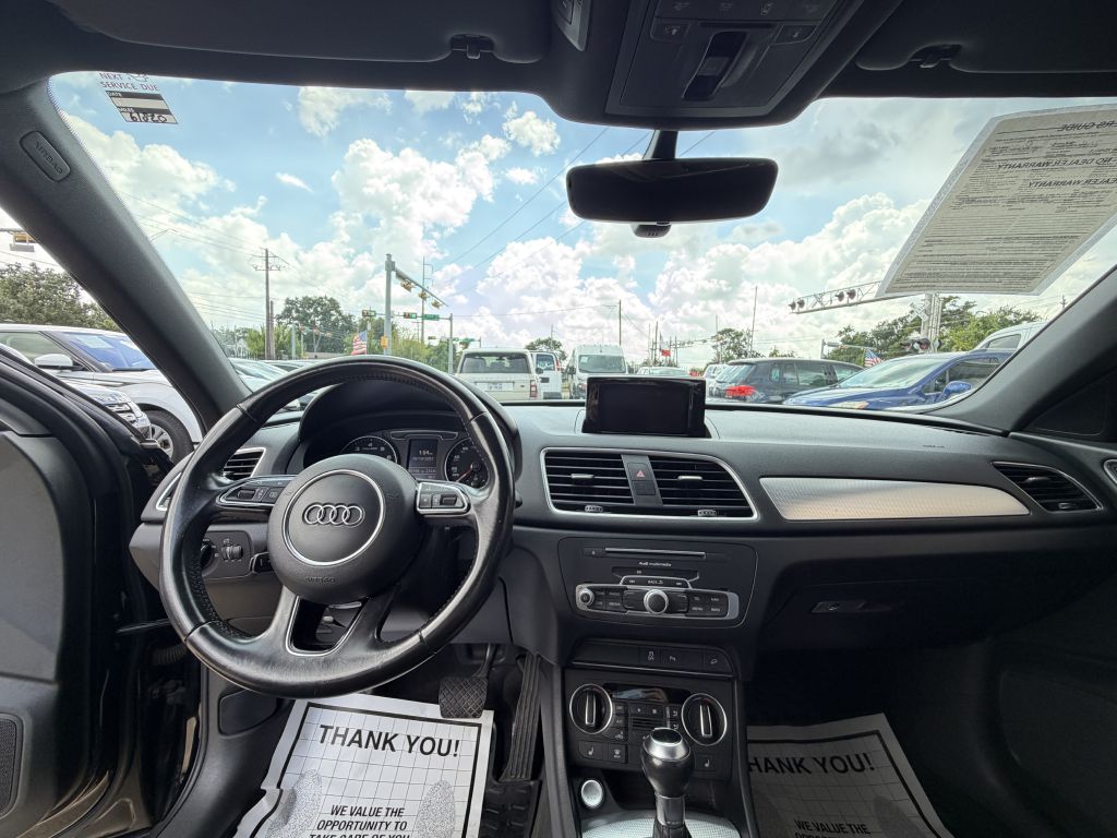 Photo 17 of this AUDI Q3