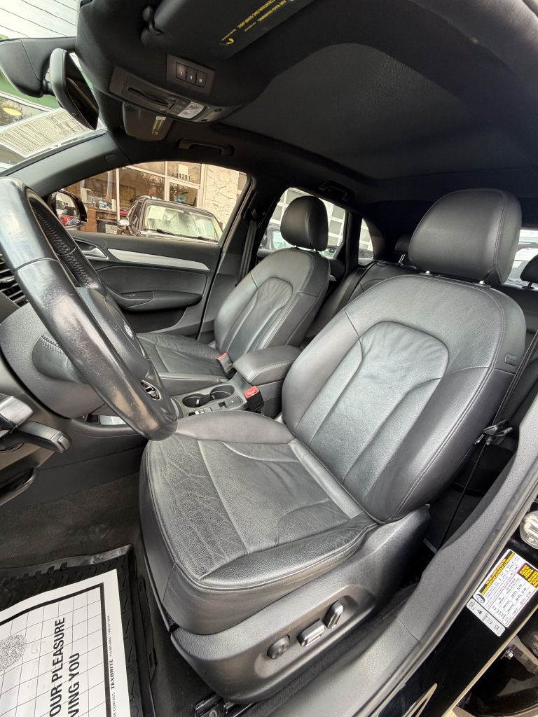 Photo 27 of this AUDI Q3