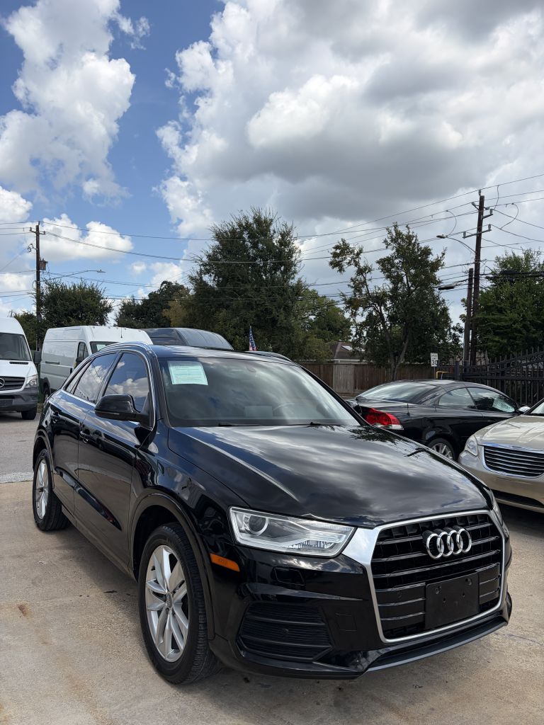 Photo 30 of this AUDI Q3