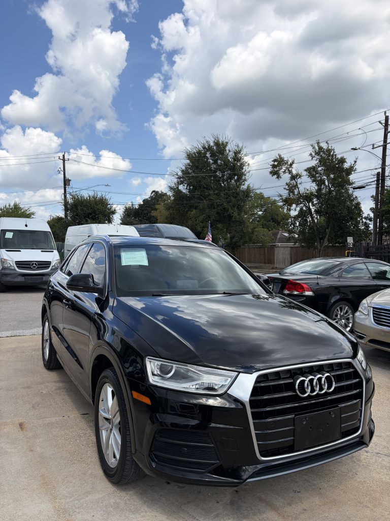 Photo 32 of this AUDI Q3