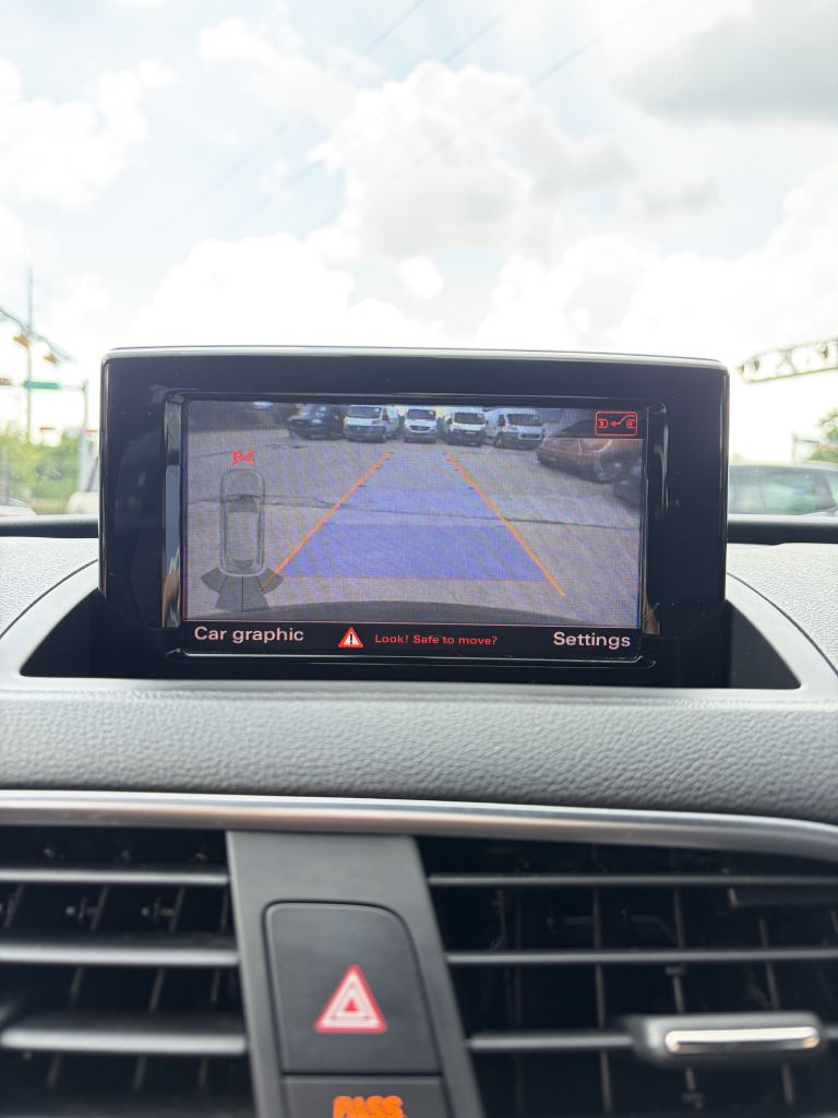Photo 45 of this AUDI Q3
