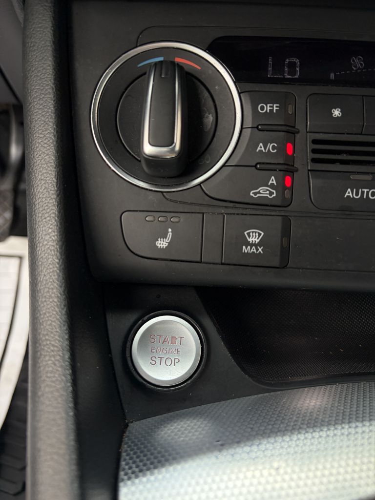 Photo 51 of this AUDI Q3