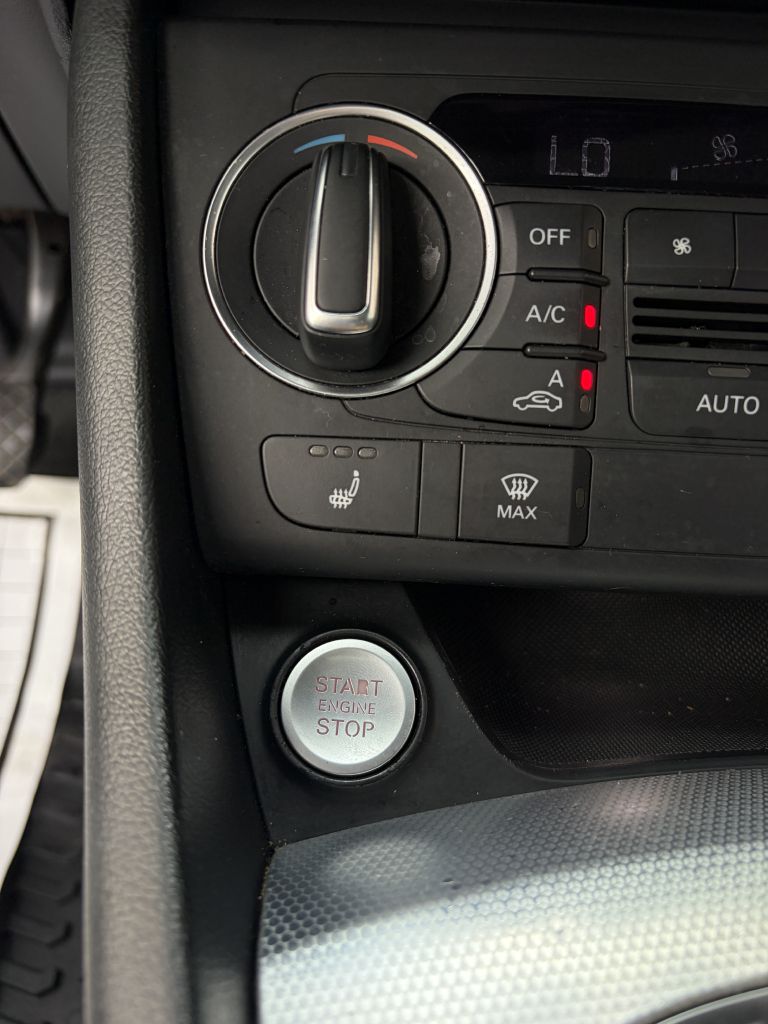Photo 52 of this AUDI Q3