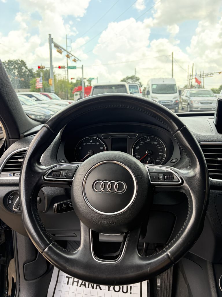 Photo 54 of this AUDI Q3