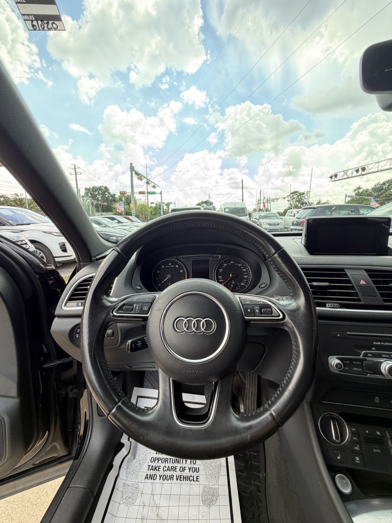 Photo 55 of this AUDI Q3