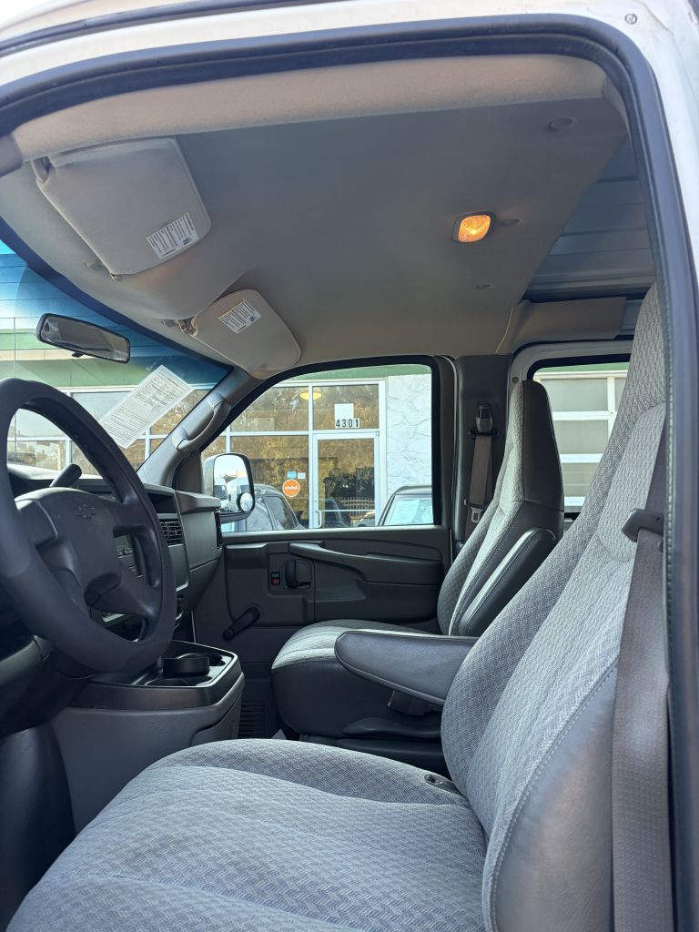 Photo 11 of this CHEVROLET EXPRESS G1500