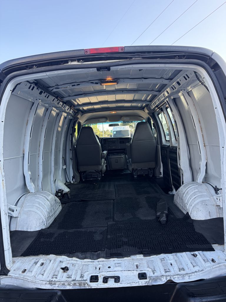 Photo 20 of this CHEVROLET EXPRESS G1500