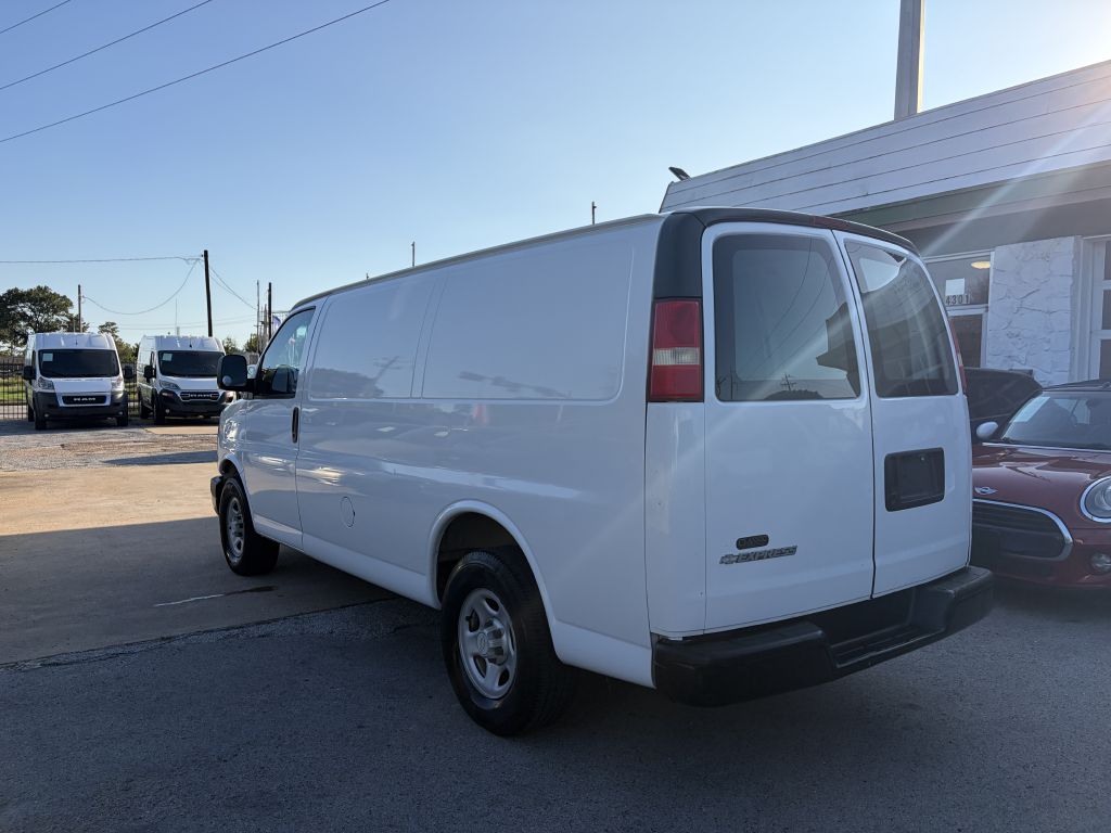 Photo 26 of this CHEVROLET EXPRESS G1500