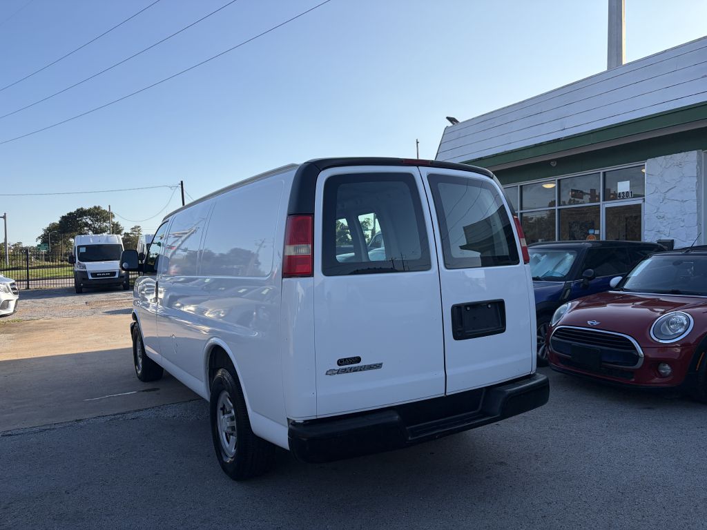 Photo 27 of this CHEVROLET EXPRESS G1500