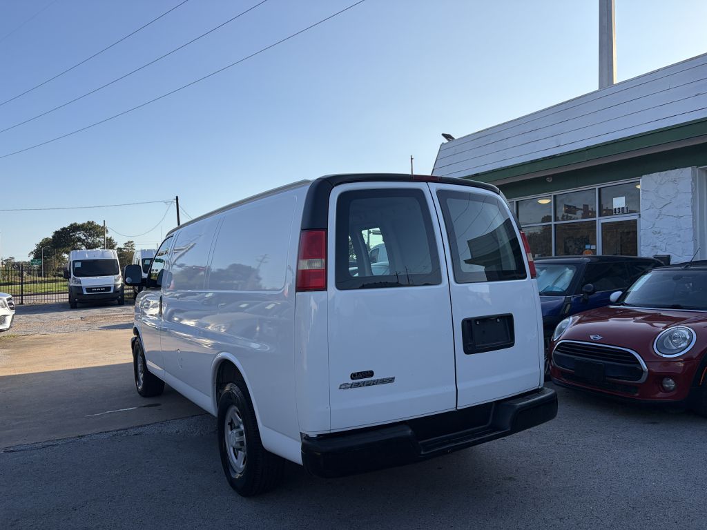 Photo 28 of this CHEVROLET EXPRESS G1500