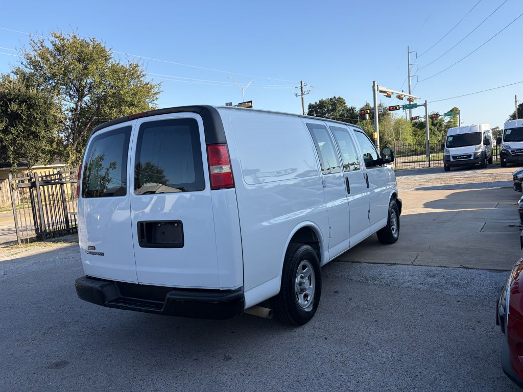 Photo 35 of this CHEVROLET EXPRESS G1500