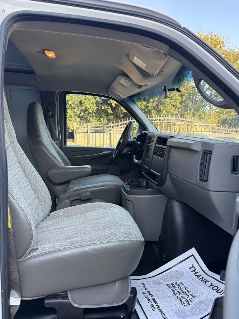 Photo 40 of this CHEVROLET EXPRESS G1500