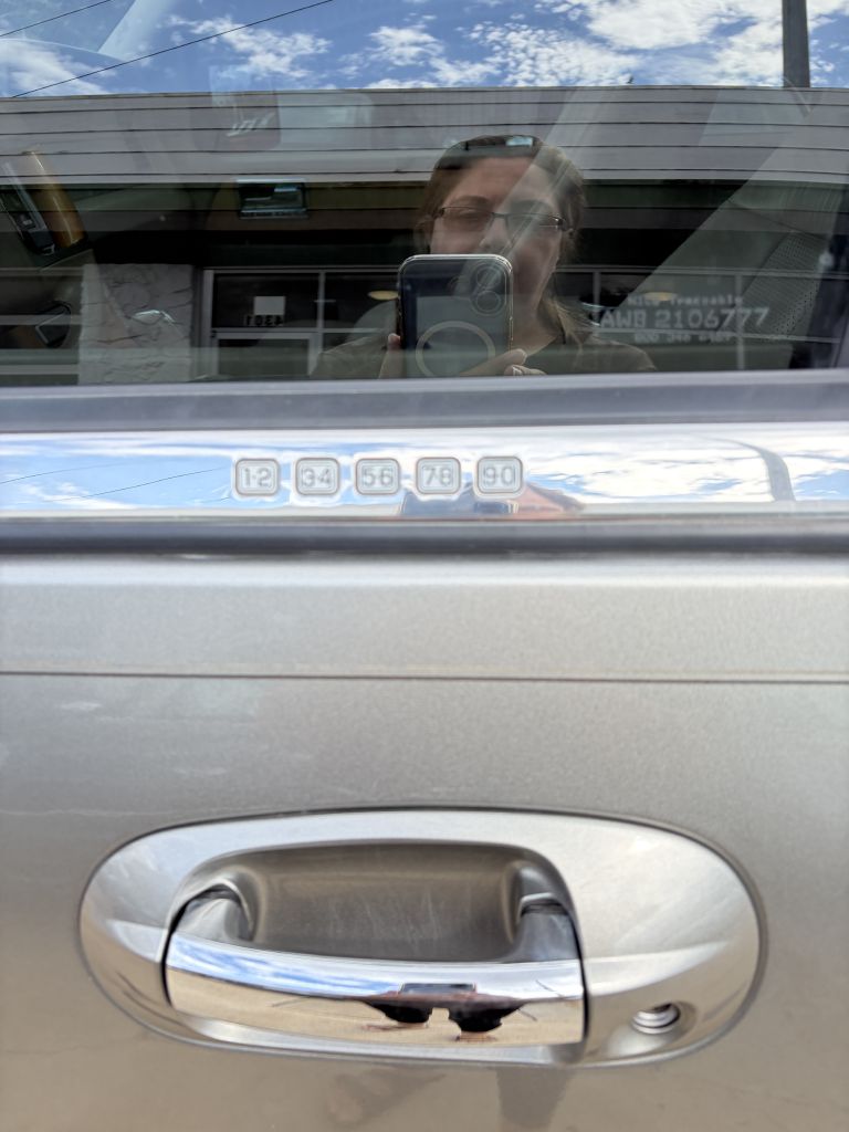 Photo 20 of this LINCOLN NAVIGATOR