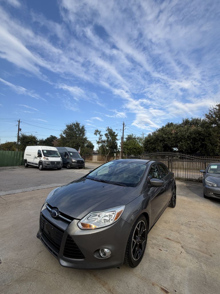 Photo 3 of this FORD FOCUS
