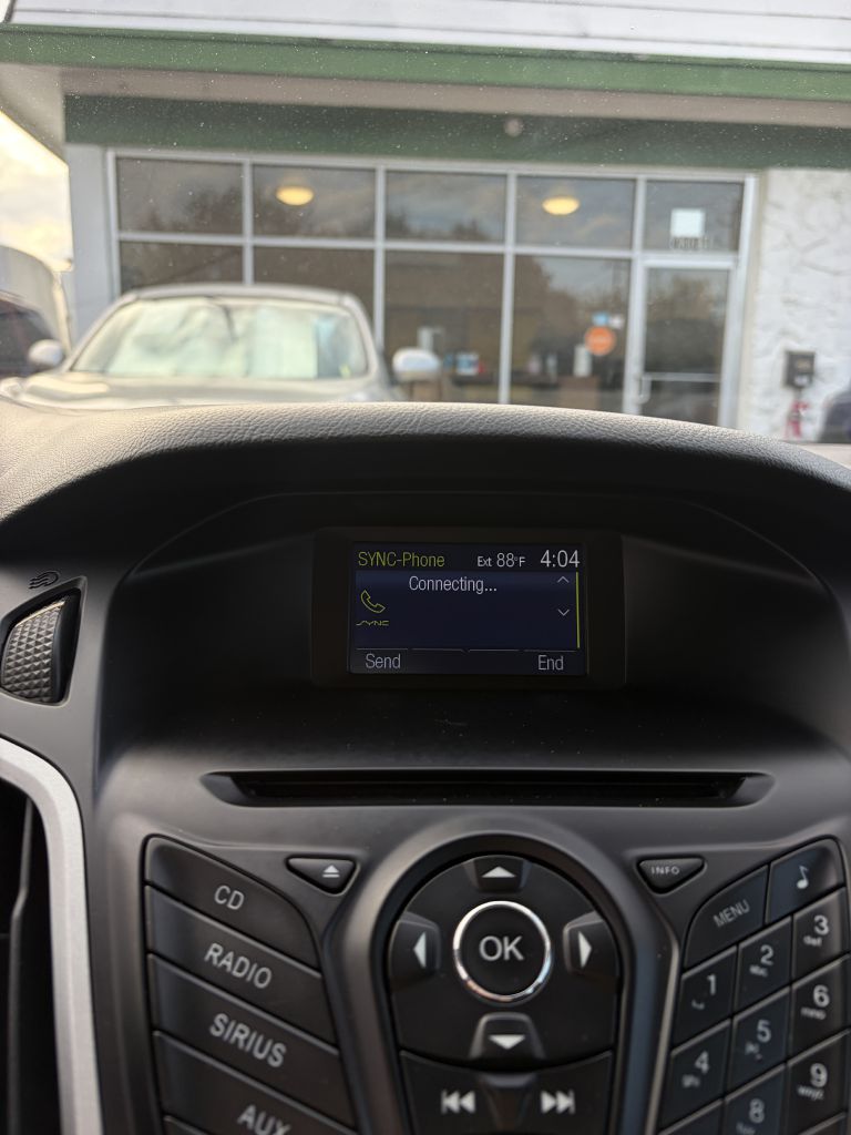 Photo 8 of this FORD FOCUS