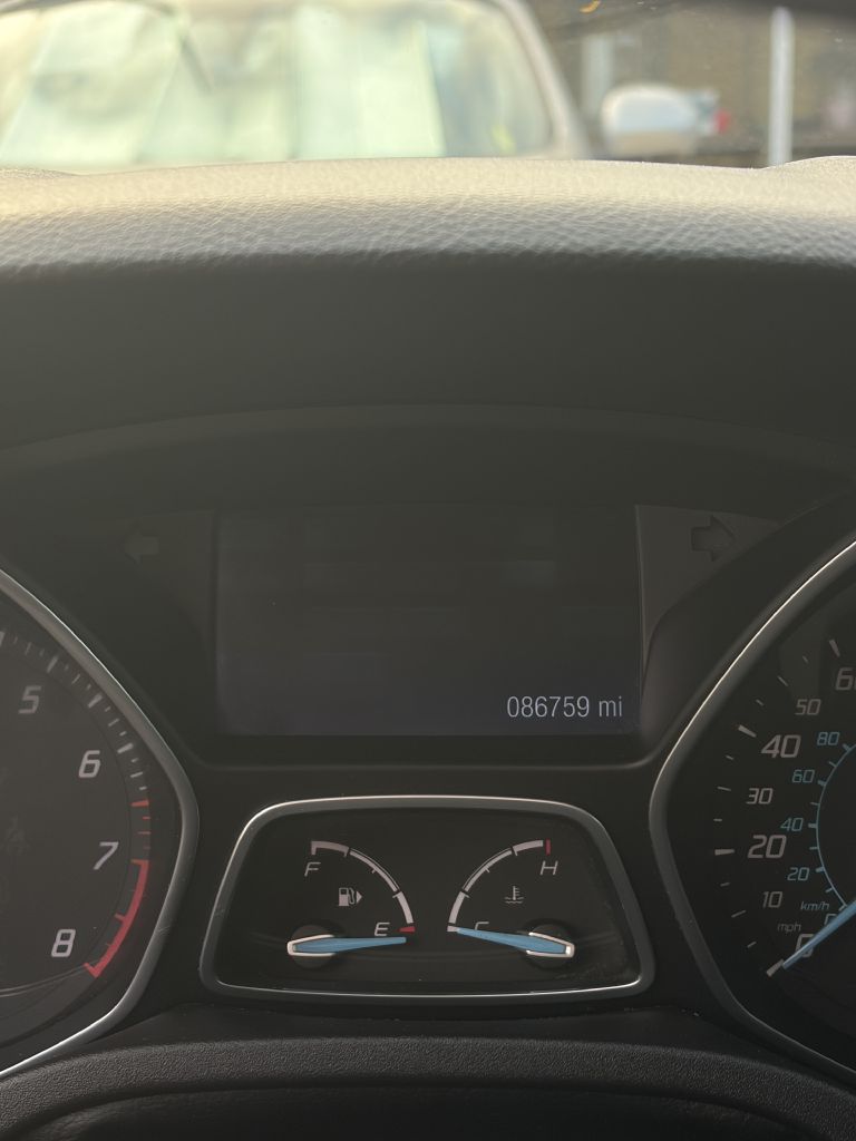 Photo 16 of this FORD FOCUS
