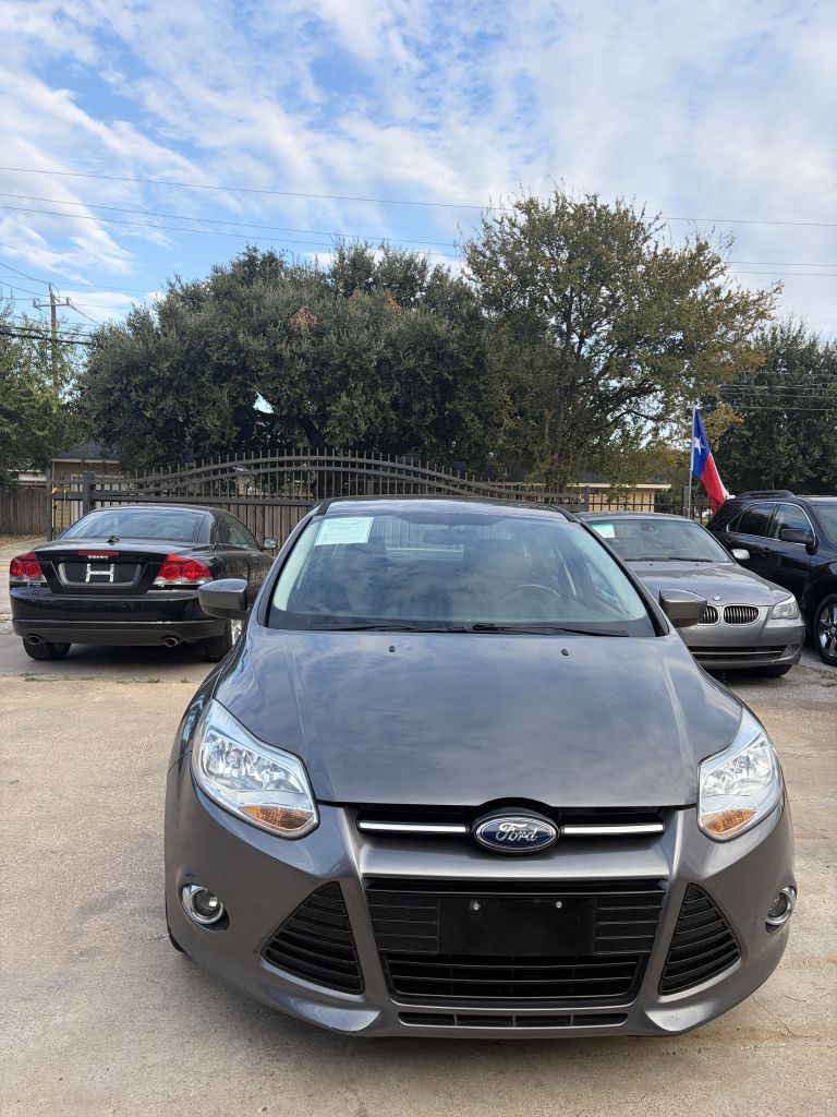 Photo 23 of this FORD FOCUS