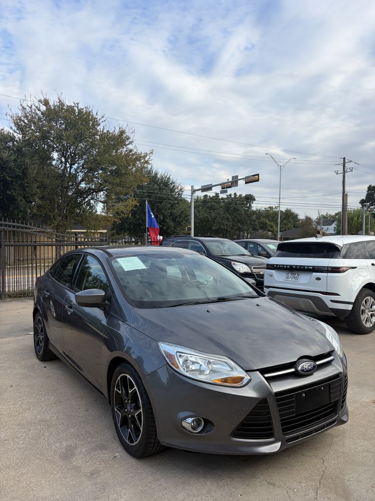 Photo 25 of this FORD FOCUS