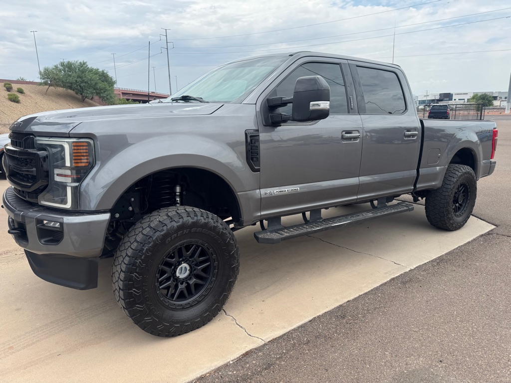 2022 Ford F-250 Super Duty Lariat Crew Cab 4WD