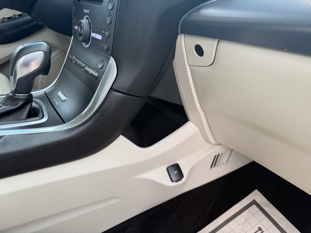 Photo 28 of this FORD EDGE