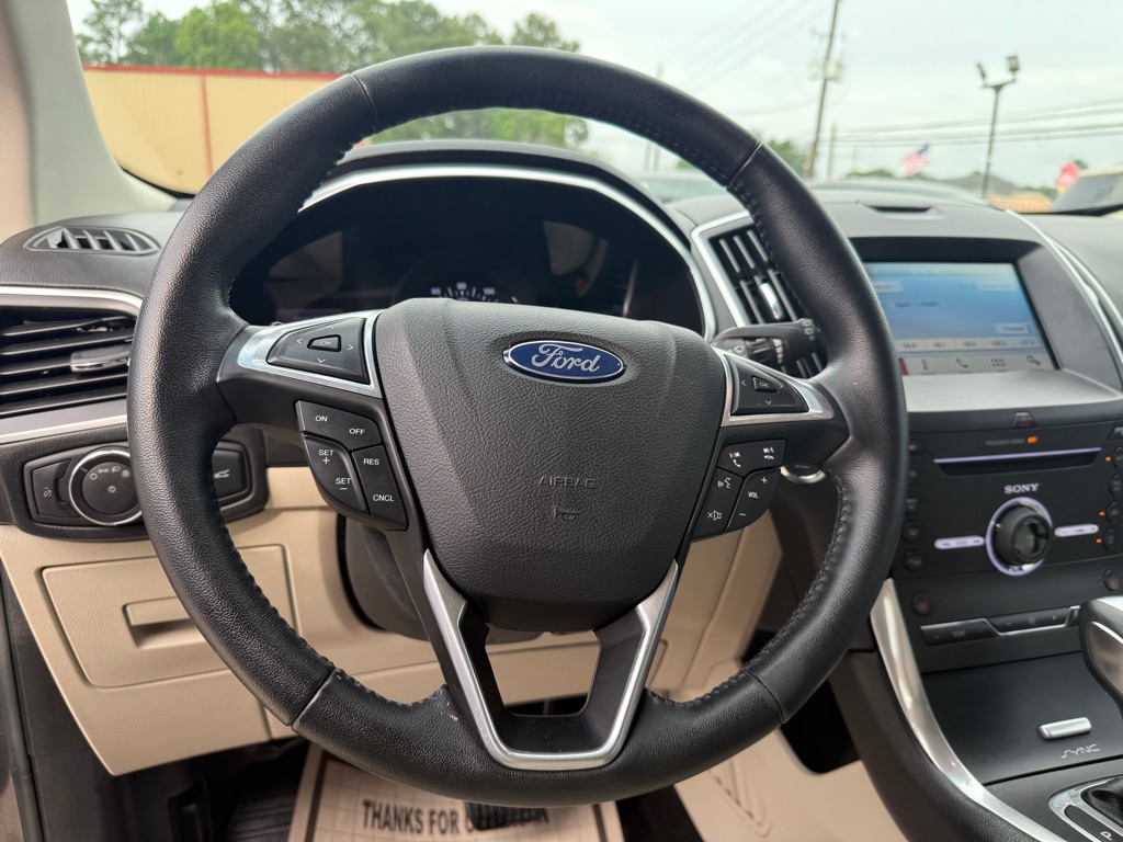 Photo 17 of this FORD EDGE