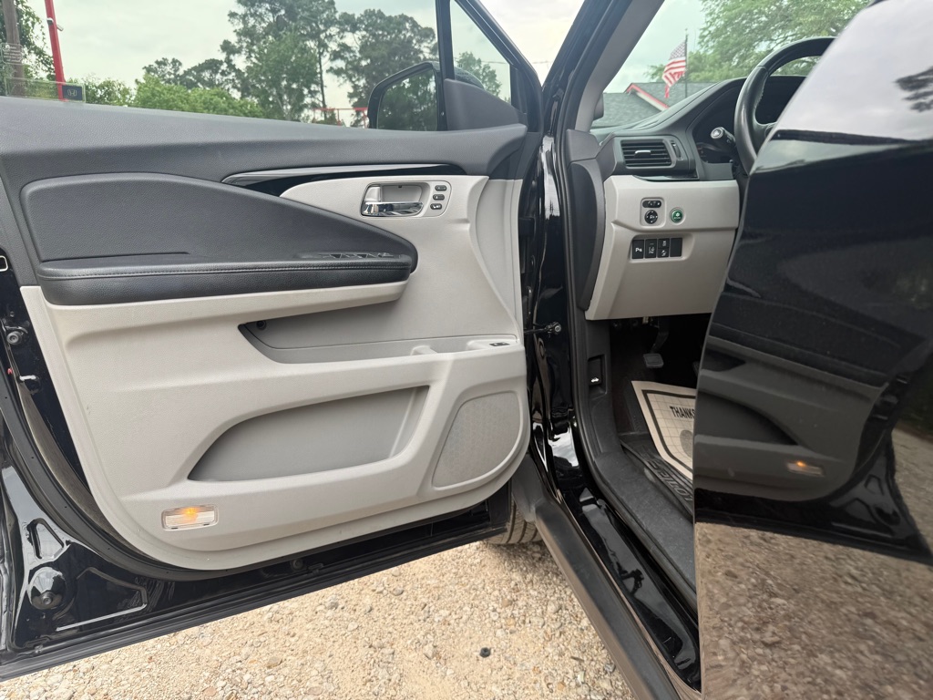 Photo 31 of this HONDA PILOT