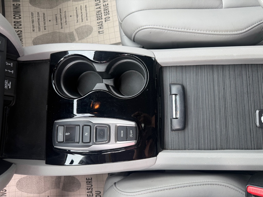 Photo 26 of this HONDA PILOT