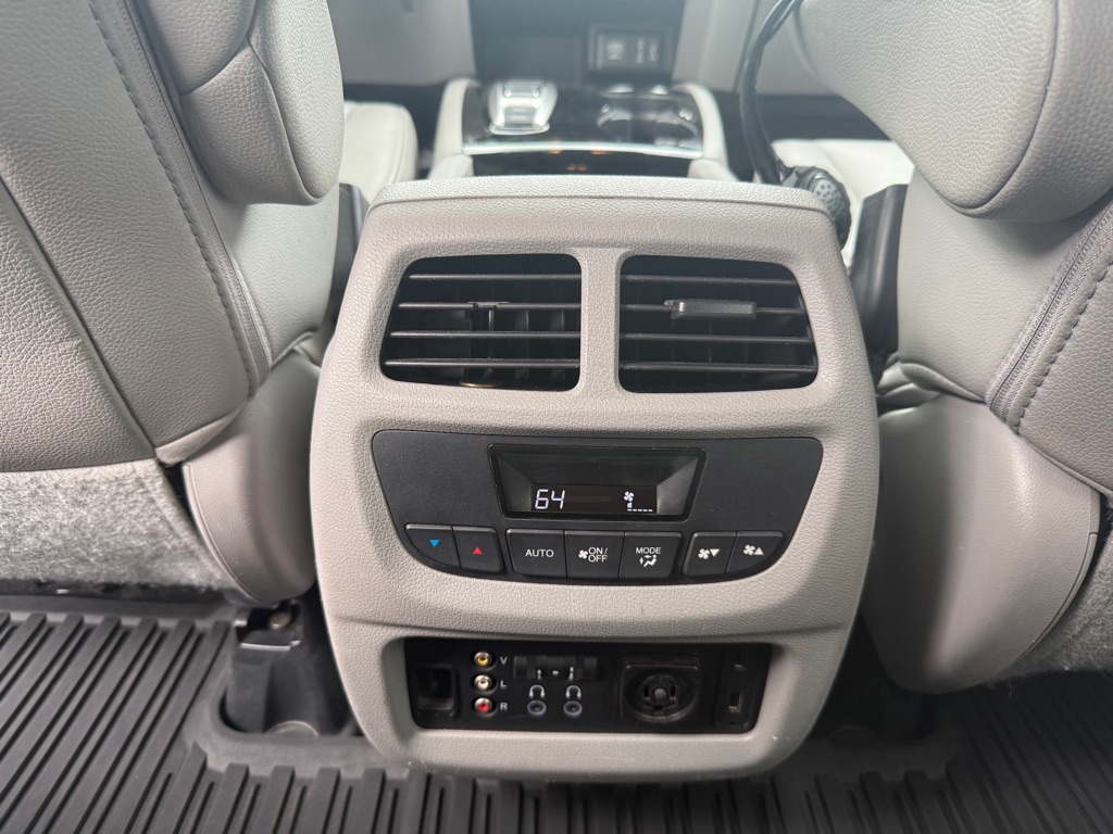 Photo 32 of this HONDA PILOT