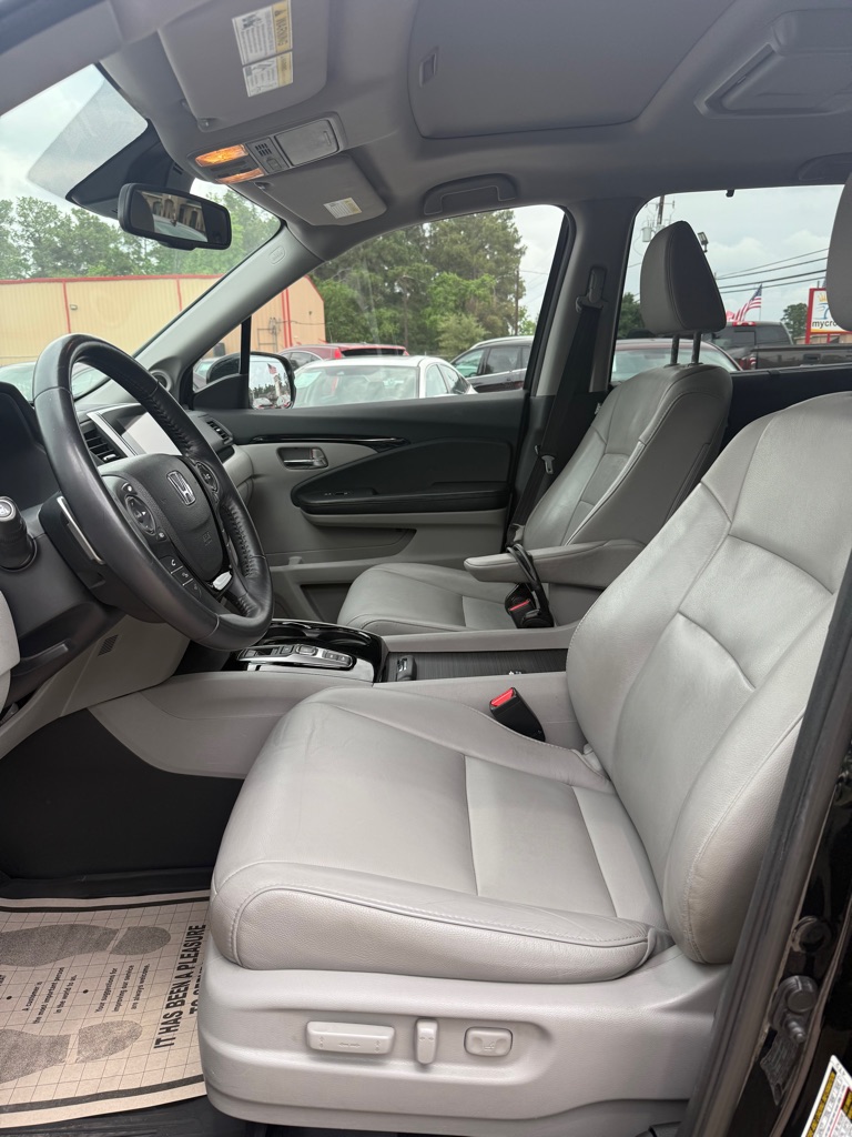 Photo 25 of this HONDA PILOT