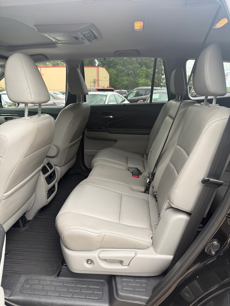 Photo 19 of this HONDA PILOT