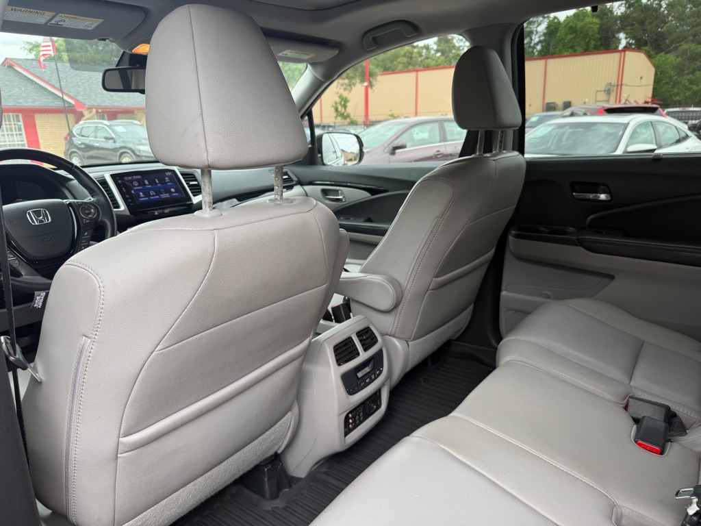 Photo 35 of this HONDA PILOT