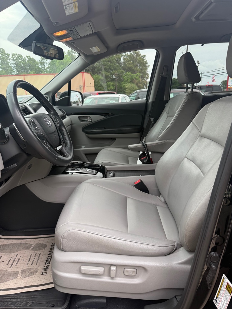 Photo 15 of this HONDA PILOT