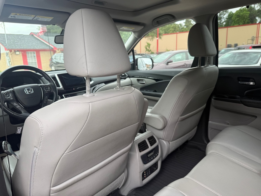 Photo 20 of this HONDA PILOT