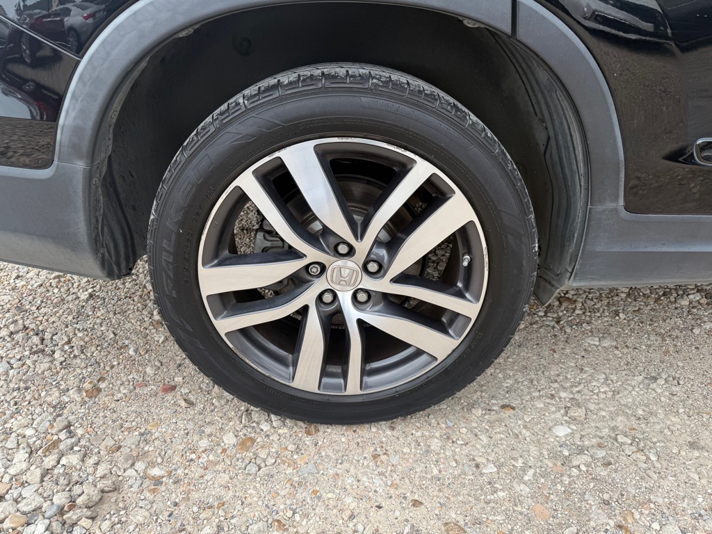 Photo 11 of this HONDA PILOT