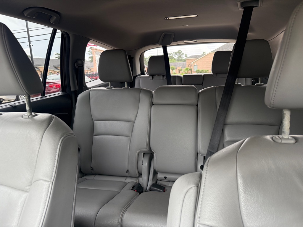 Photo 36 of this HONDA PILOT