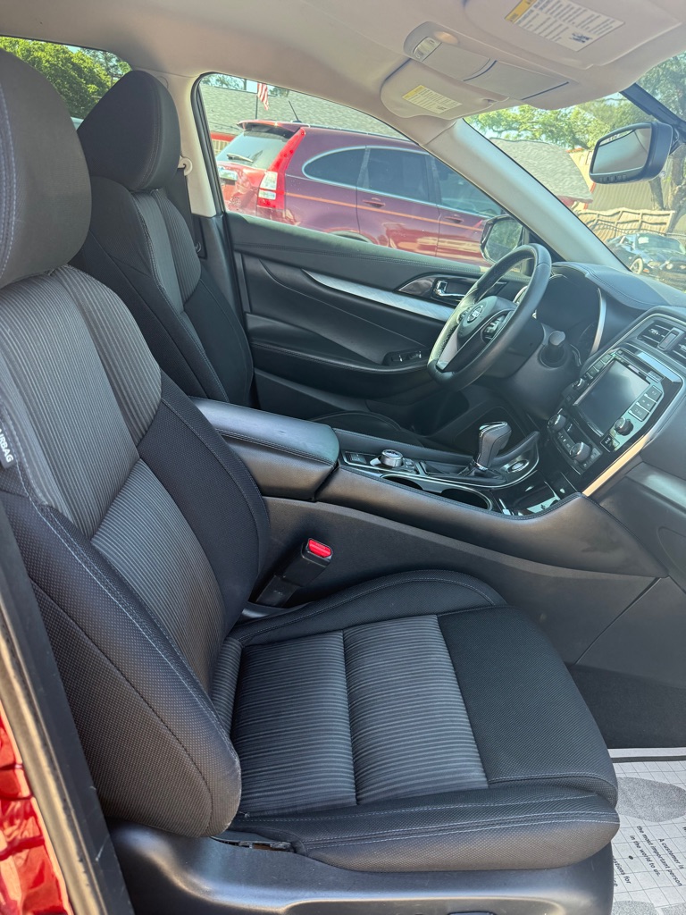Photo 39 of this NISSAN MAXIMA